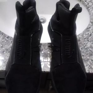PUMAS SIZE 6.5